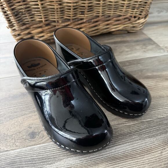 Bjork Swedish Comfort Black Patent Leather Clogs Women's Size 36 - Picture 1 of 9